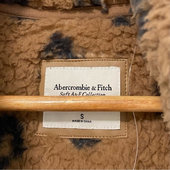 Abercrombie & Fitch Brown Anima Print Sherpa Jacket - Picture 5 of 6